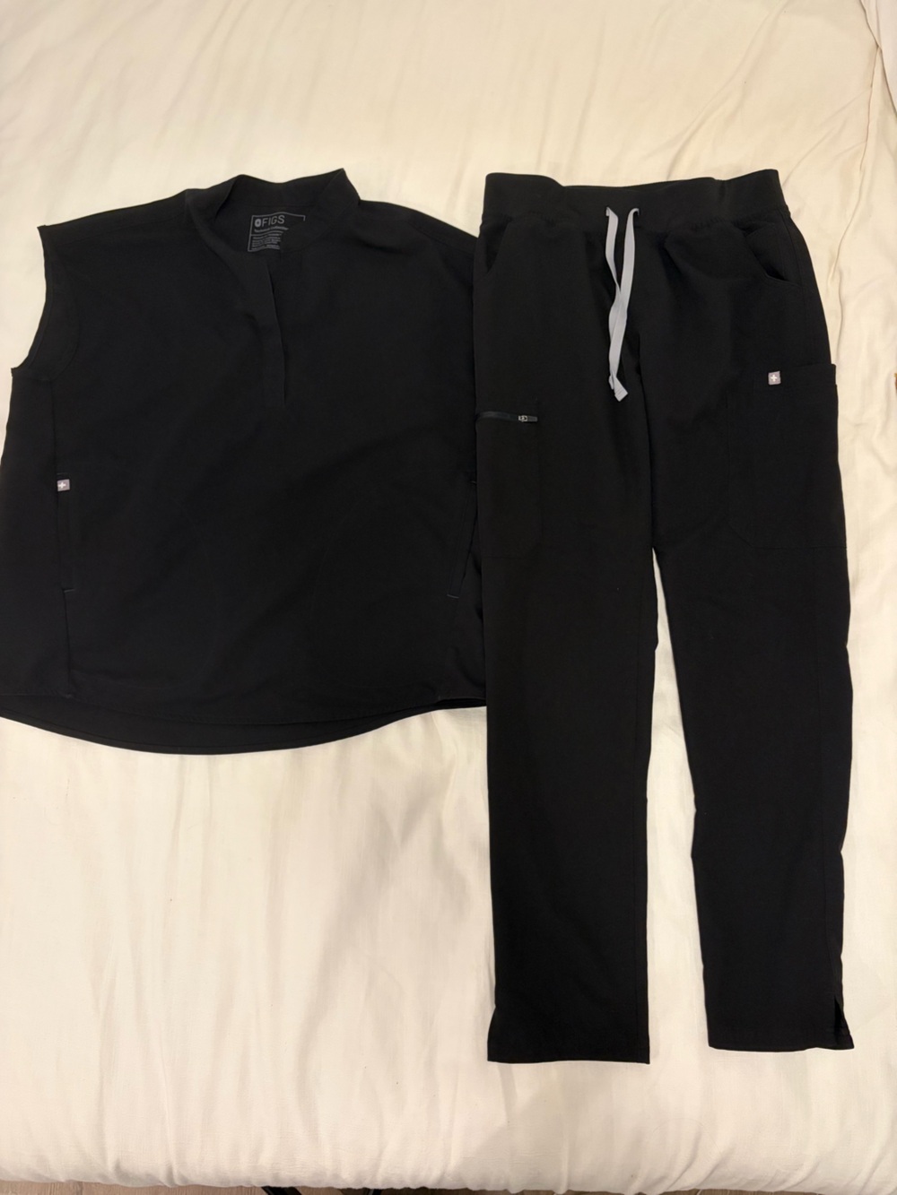 FIGS Womens Scrub Set